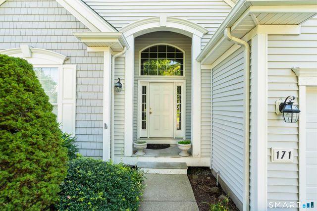 171 Country Club Drive 171, Oxford, CT 06478