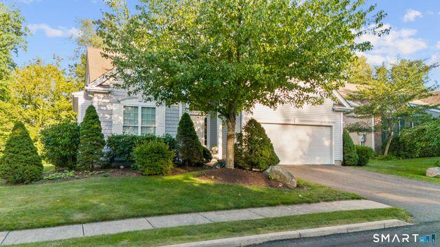 171 Country Club Drive 171, Oxford, CT 06478