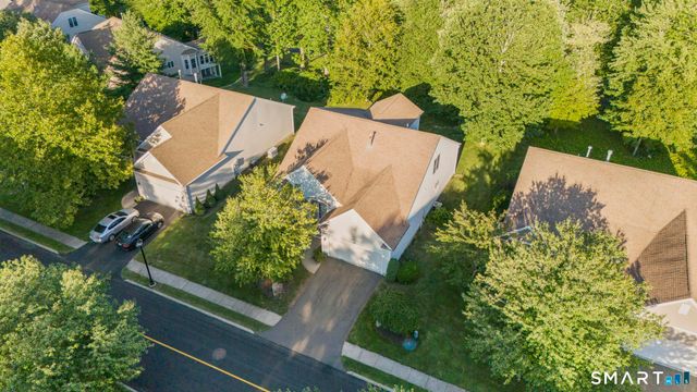 171 Country Club Drive 171, Oxford, CT 06478