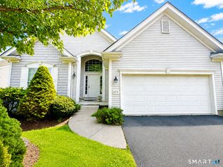 171 Country Club Drive 171, Oxford, CT 06478
