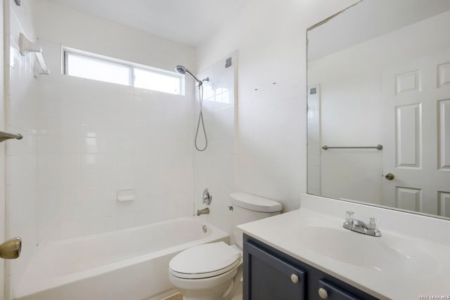 715 Eagles Gln, Schertz, TX 78108