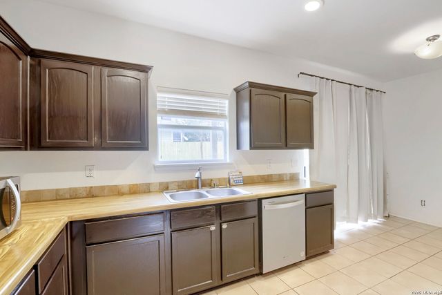 715 Eagles Gln, Schertz, TX 78108