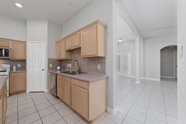 8503 Ivanhoe Springs Drive, Houston, TX 77083