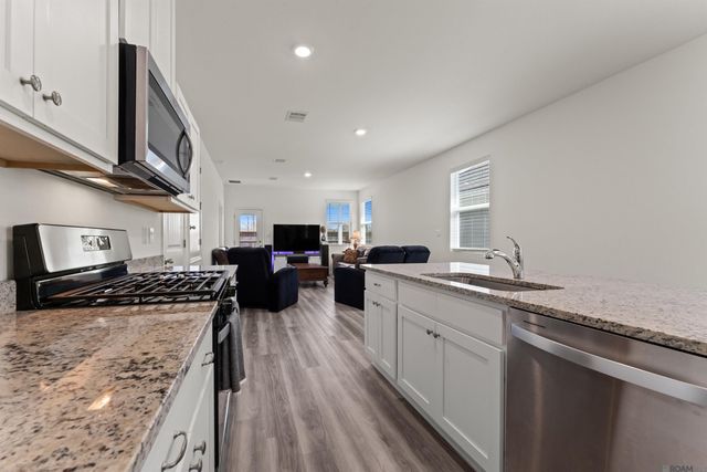 8021 Derick Ave, Baton Rouge, LA 70820