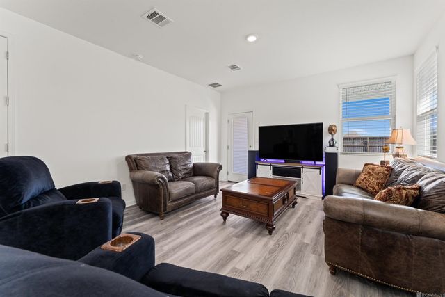 8021 Derick Ave, Baton Rouge, LA 70820