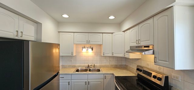 7535 Tiffany Drive 3B, Orland Park, IL 60462