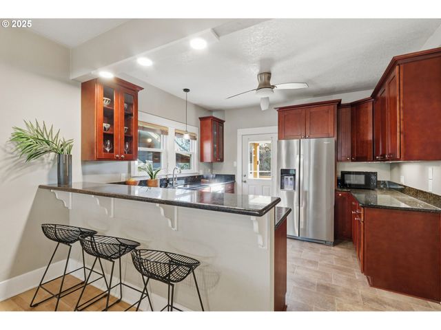 3424 Ne HANCOCK St, Portland, OR 97212