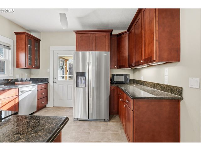 3424 Ne HANCOCK St, Portland, OR 97212