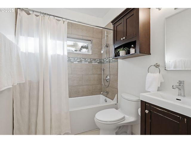 3424 Ne HANCOCK St, Portland, OR 97212