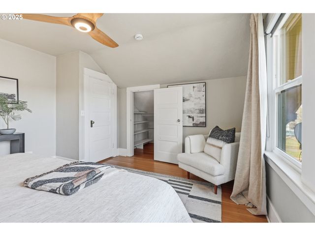 3424 Ne HANCOCK St, Portland, OR 97212