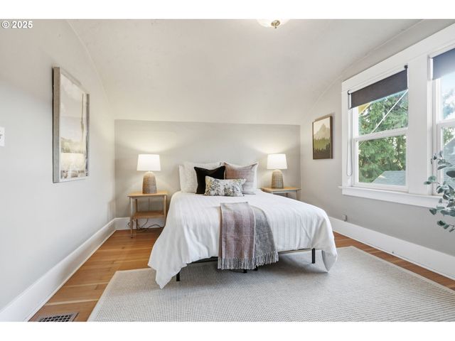 3424 Ne HANCOCK St, Portland, OR 97212