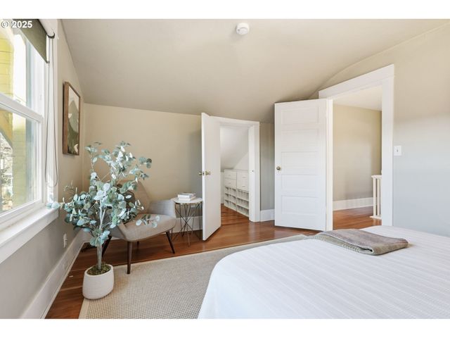 3424 Ne HANCOCK St, Portland, OR 97212