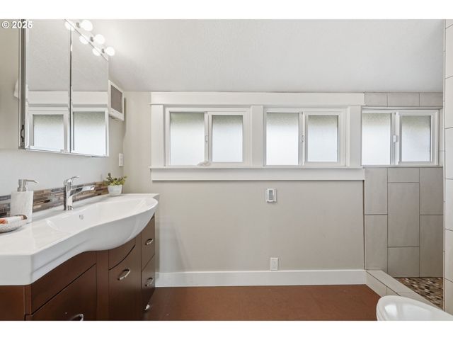 3424 Ne HANCOCK St, Portland, OR 97212