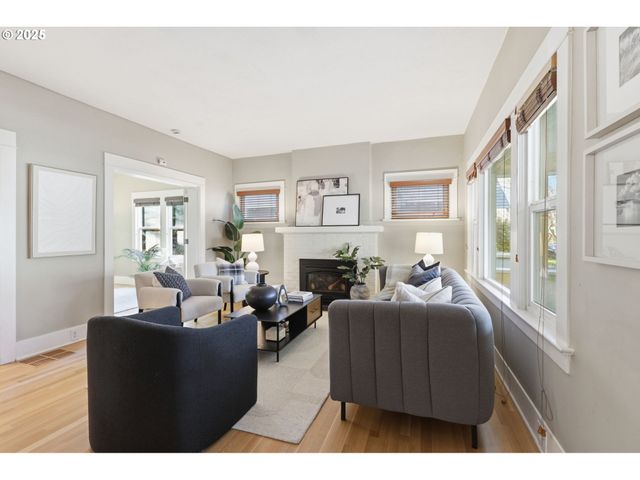 3424 Ne HANCOCK St, Portland, OR 97212