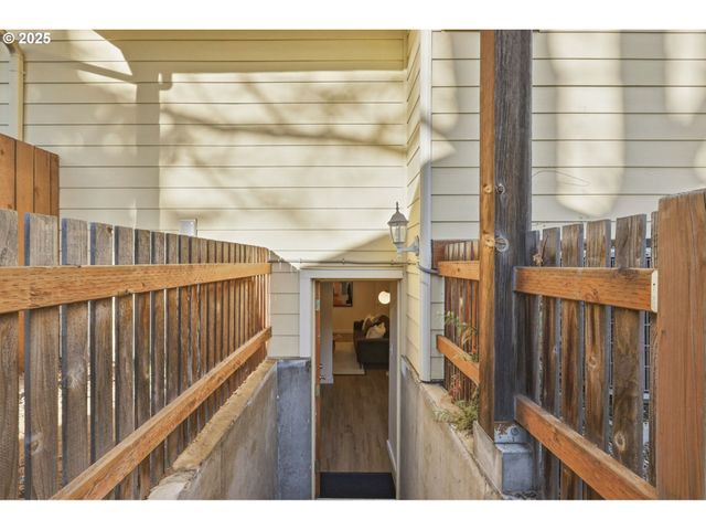 3424 Ne HANCOCK St, Portland, OR 97212