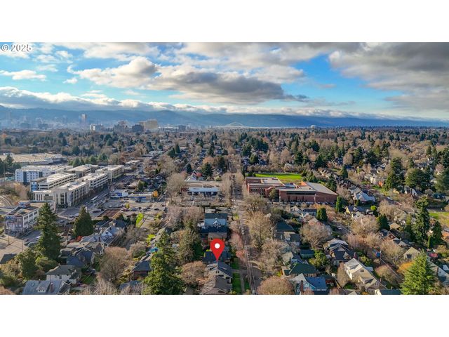 3424 Ne HANCOCK St, Portland, OR 97212