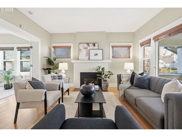 3424 Ne HANCOCK St, Portland, OR 97212