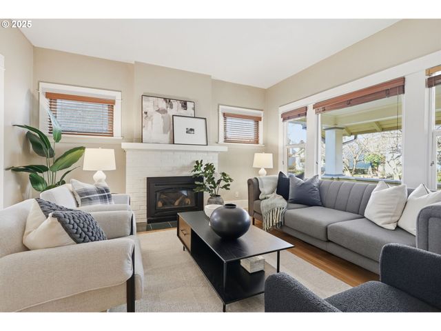 3424 Ne HANCOCK St, Portland, OR 97212