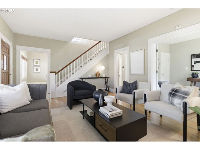 3424 Ne HANCOCK St, Portland, OR 97212