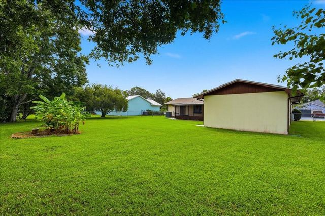10 FENWICK LANE, Palm Coast, FL 32137
