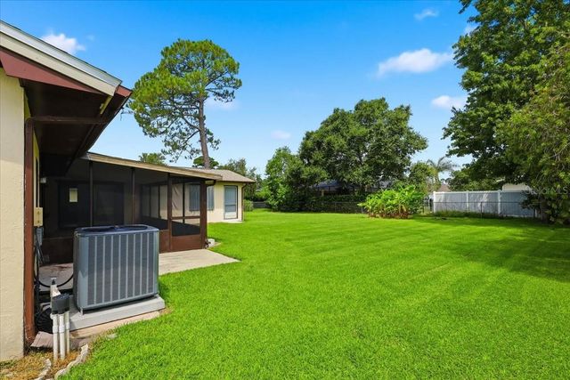 10 FENWICK LANE, Palm Coast, FL 32137