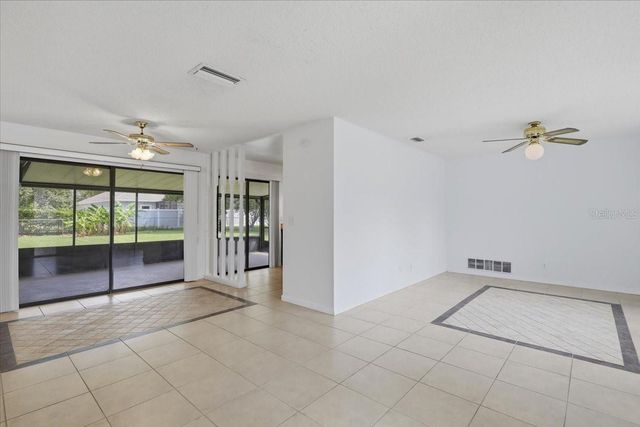 10 FENWICK LANE, Palm Coast, FL 32137