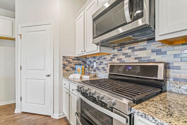 2048 Ridgedale Dr., Conway, SC 29526