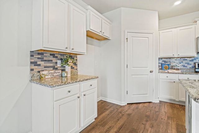 2048 Ridgedale Dr., Conway, SC 29526