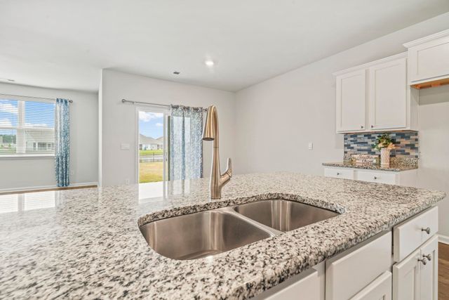 2048 Ridgedale Dr., Conway, SC 29526