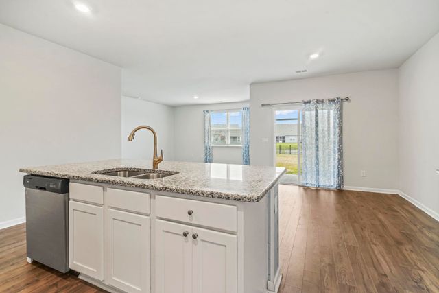 2048 Ridgedale Dr., Conway, SC 29526