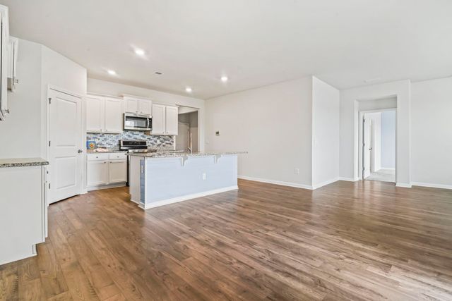 2048 Ridgedale Dr., Conway, SC 29526