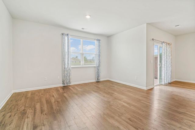 2048 Ridgedale Dr., Conway, SC 29526