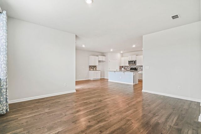 2048 Ridgedale Dr., Conway, SC 29526