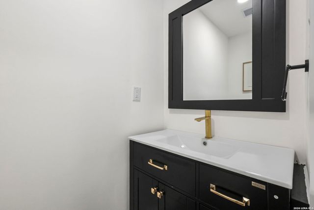 2718 Old Field, San Antonio, TX 78247