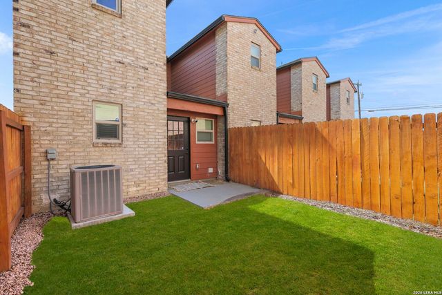 2718 Old Field, San Antonio, TX 78247