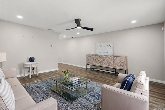 2718 Old Field, San Antonio, TX 78247