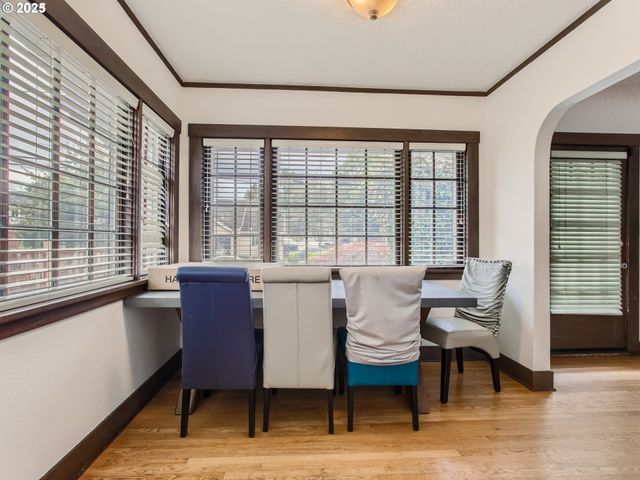1027 Se TACOMA St, Portland, OR 97202