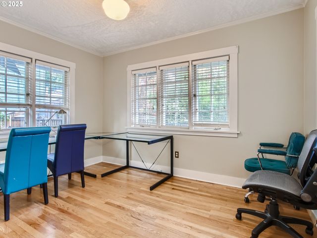 1027 Se TACOMA St, Portland, OR 97202