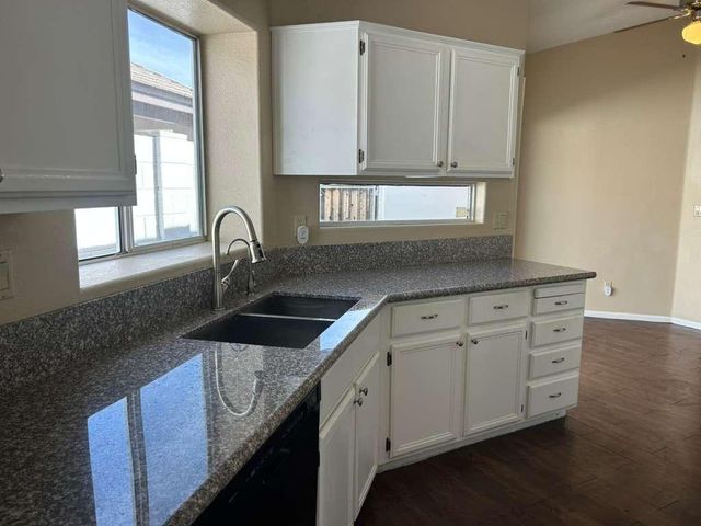 15822 N 5th Avenue, Phoenix, AZ 85023