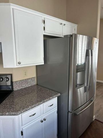 15822 N 5th Avenue, Phoenix, AZ 85023