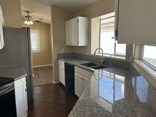 15822 N 5th Avenue, Phoenix, AZ 85023