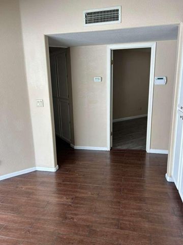 15822 N 5th Avenue, Phoenix, AZ 85023