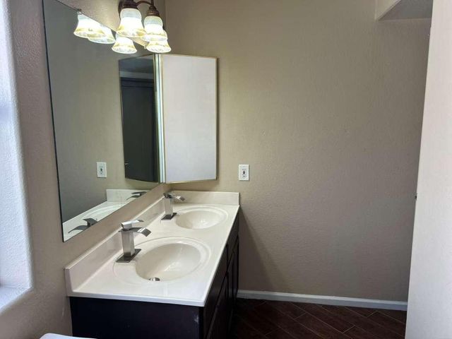 15822 N 5th Avenue, Phoenix, AZ 85023