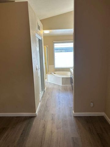 15822 N 5th Avenue, Phoenix, AZ 85023