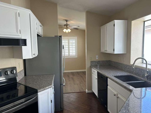 15822 N 5th Avenue, Phoenix, AZ 85023