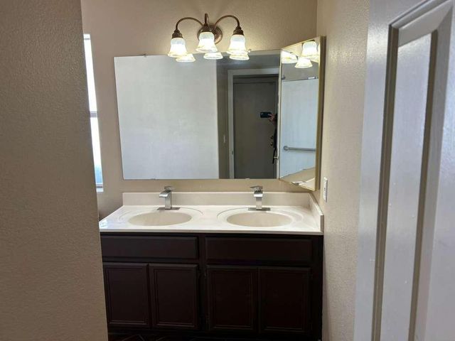 15822 N 5th Avenue, Phoenix, AZ 85023