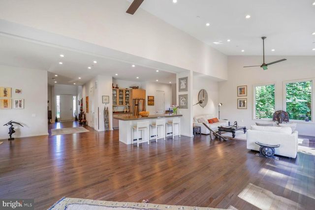 8507 RAYBURN RD, Bethesda, MD 20817