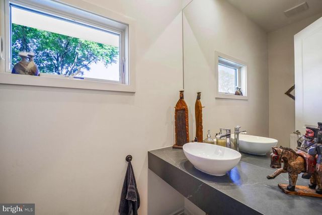 8507 RAYBURN RD, Bethesda, MD 20817