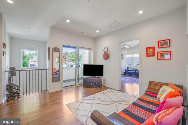 8507 RAYBURN RD, Bethesda, MD 20817