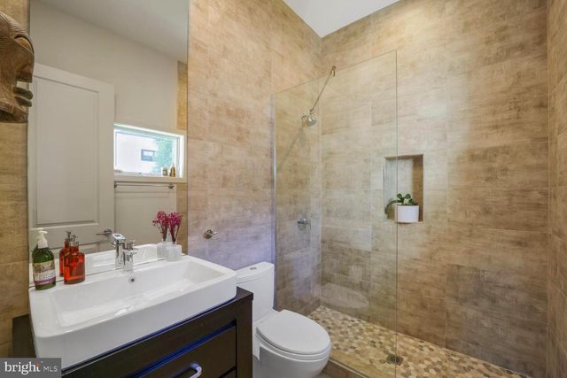 8507 RAYBURN RD, Bethesda, MD 20817